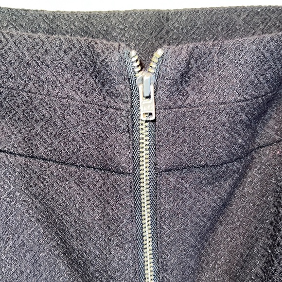 LOFT pencil skirt black textured back zipper M lined knee length straight - Picture 6 of 11
